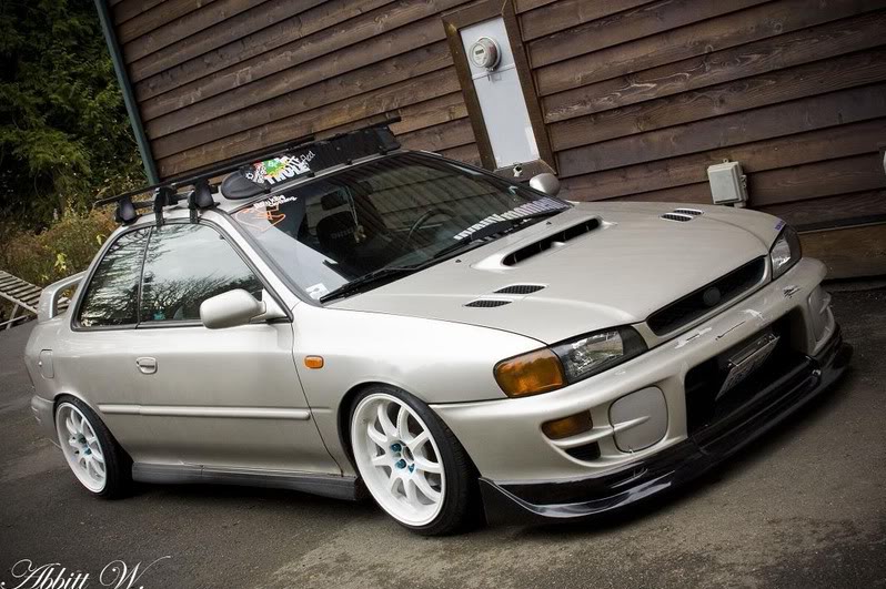 here's a cool pic of a 99 25rs impreza silver volks